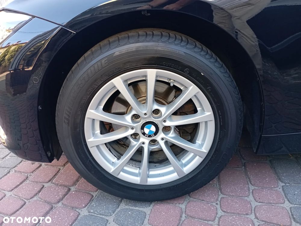 BMW Seria 3 318i - 33