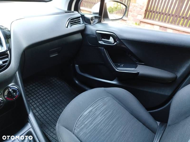 Peugeot 208 1.6 BlueHDi Active - 24