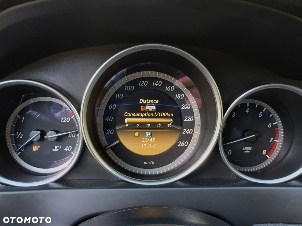 Mercedes-Benz Klasa C 180 BlueEFFICIENCY Elegance - 22