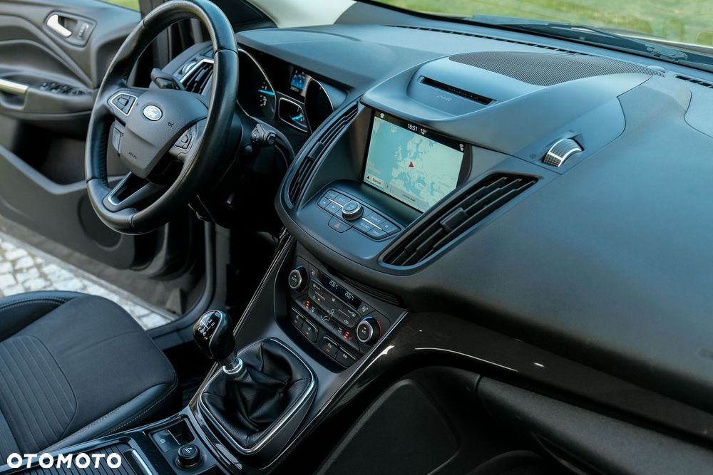 Ford Kuga 2.0 TDCi 4x4 ST-Line - 14