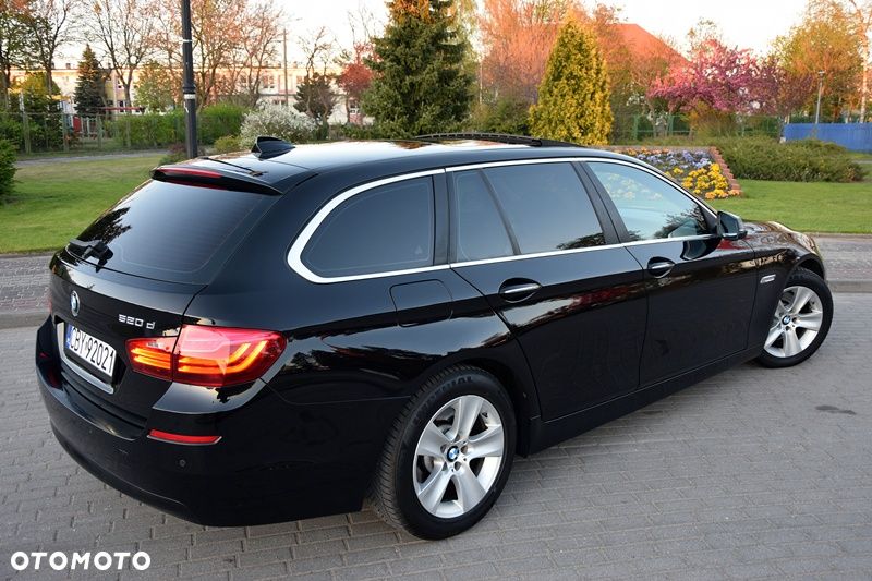 BMW Seria 5 520d Sport - 4