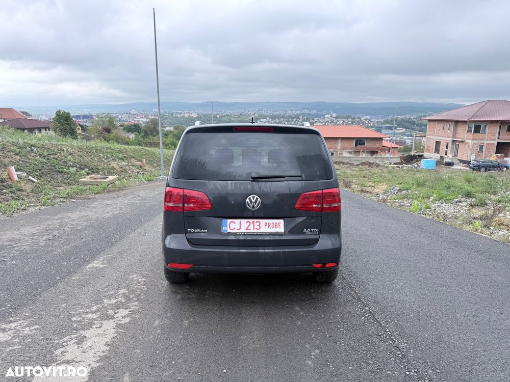 Volkswagen Touran - 5