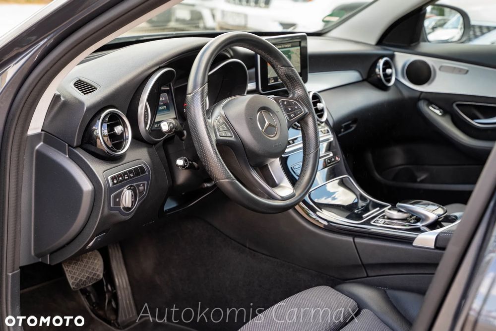 Mercedes-Benz Klasa C 180 9G-TRONIC Edition - 18