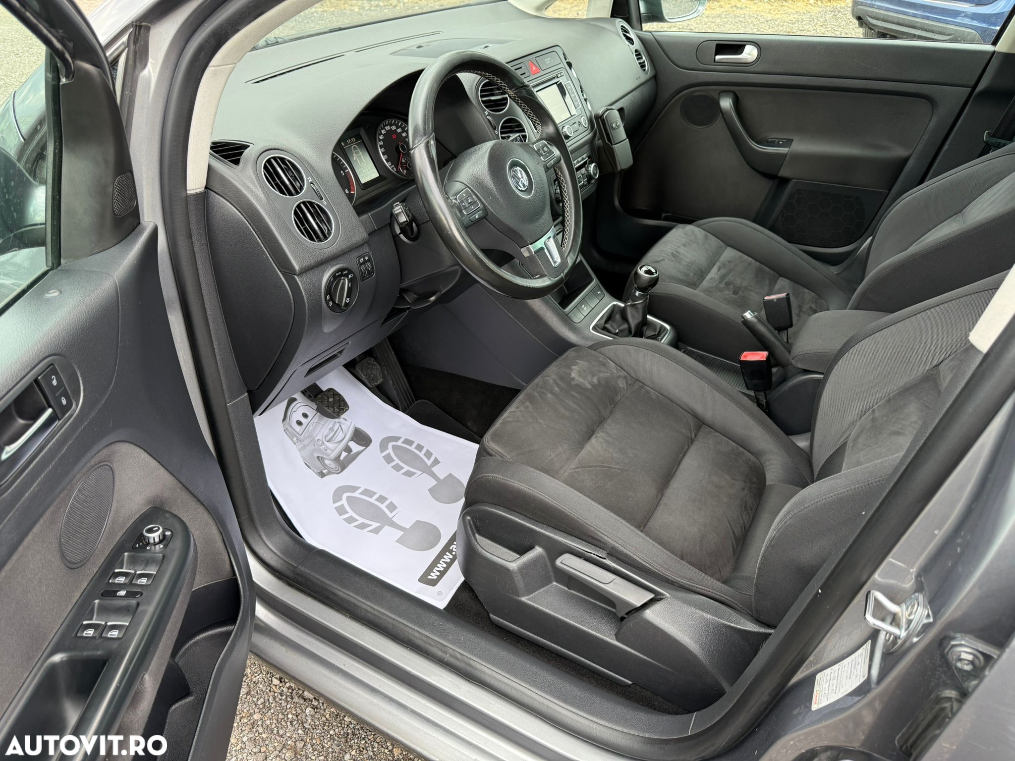 Volkswagen Golf Plus 2.0 TDI Comfortline - 9