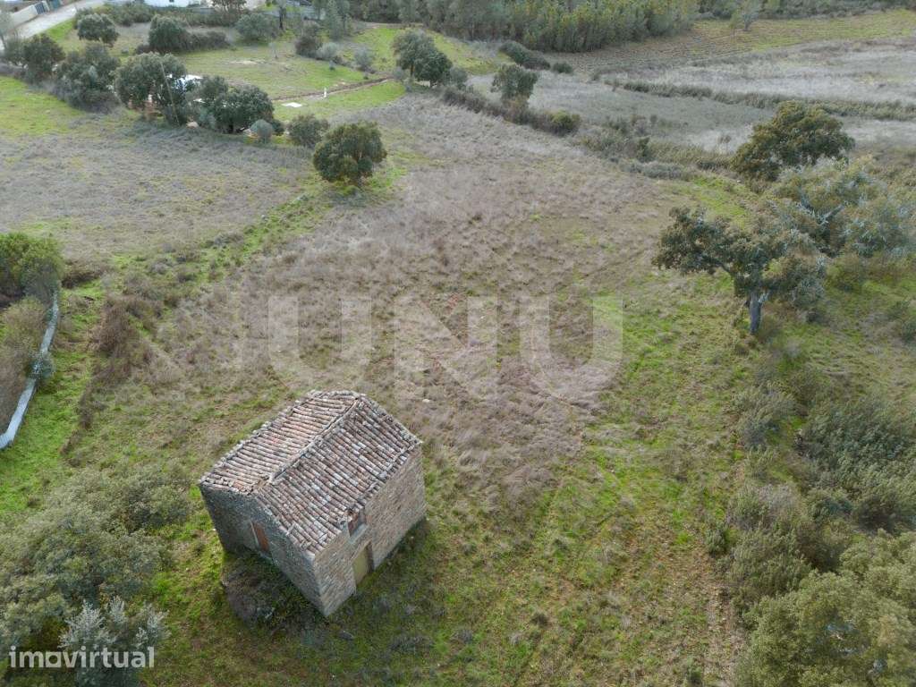 Terreno Rústico com 3720m2 - Grande imagem: 2/8