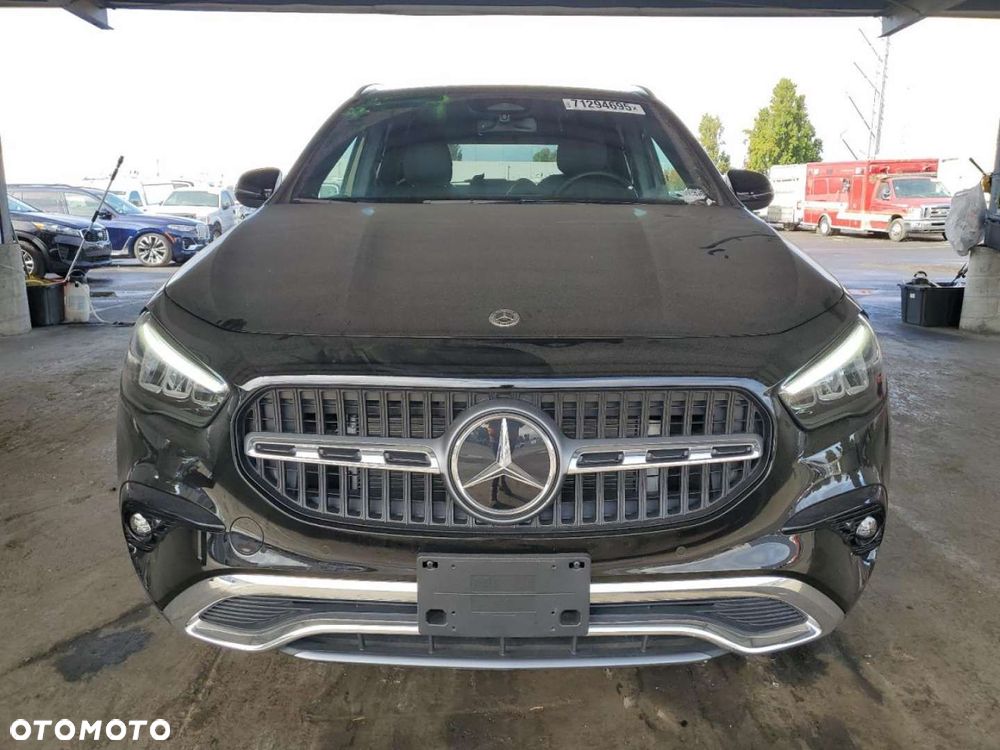 Mercedes-Benz GLA - 7