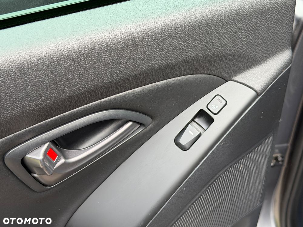 Hyundai ix35 blue 1.6 2WD Finale Gold - 22