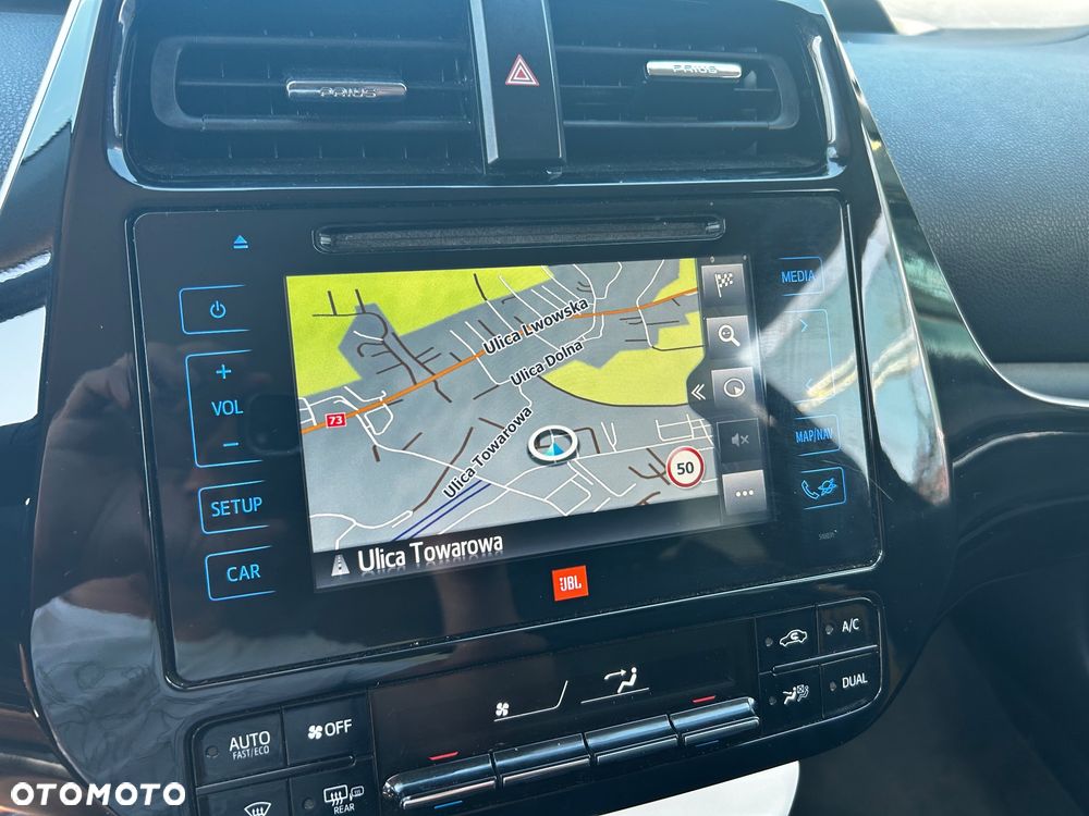 Toyota Prius Hybrid - 28