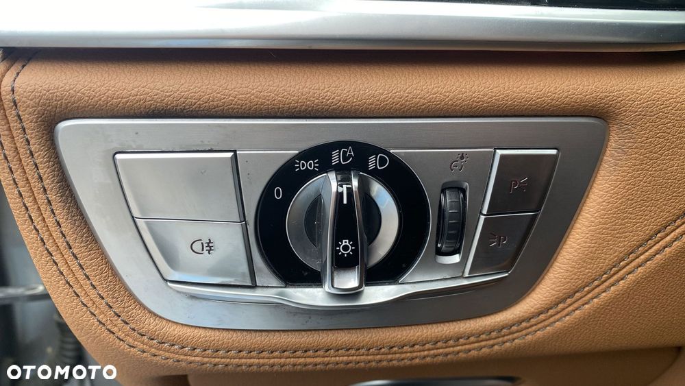 BMW Seria 7 740d xDrive mHEV sport - 27