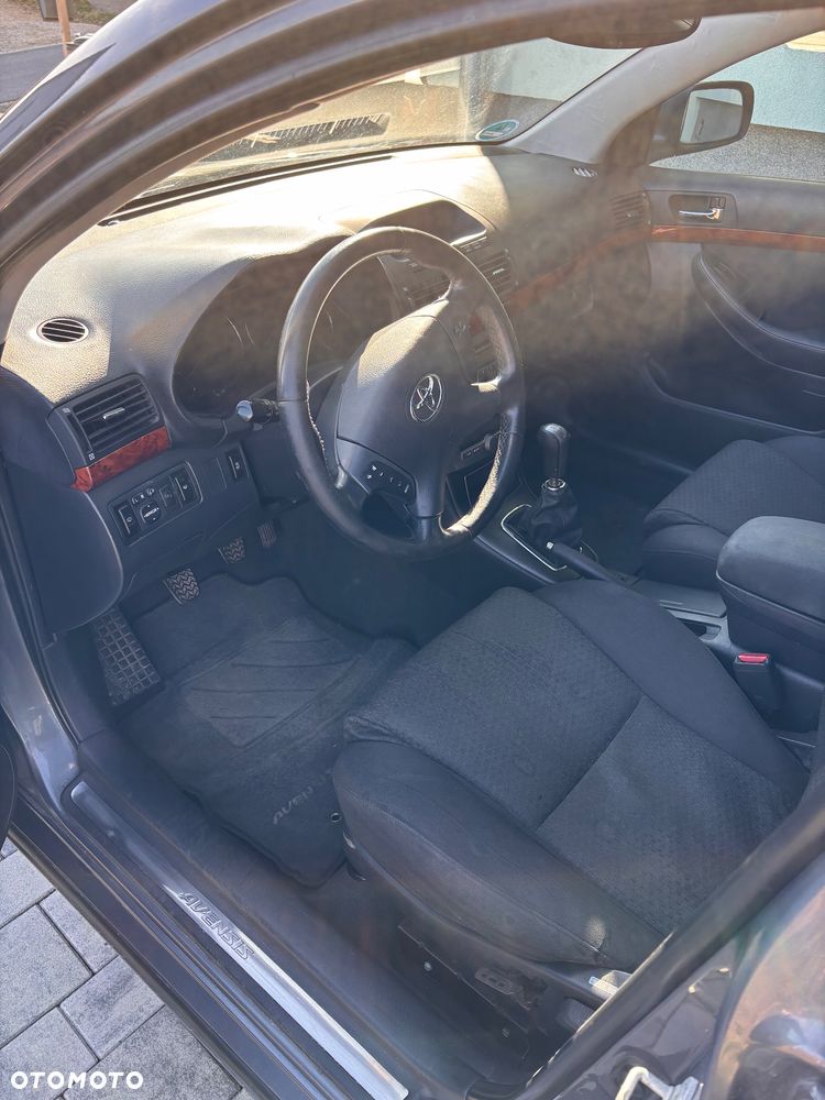 Toyota Avensis 2.0 VVT-i Executive - 7