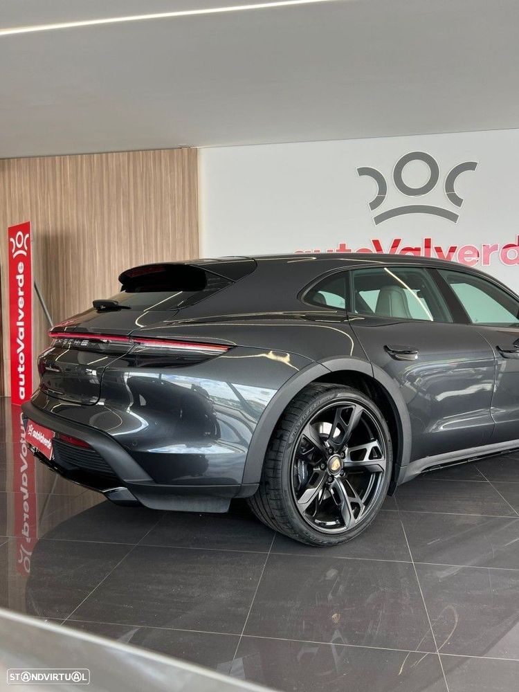 Porsche Taycan Cross Turismo 4 - 8