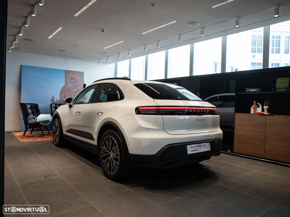Porsche Macan Electric 4 - 10