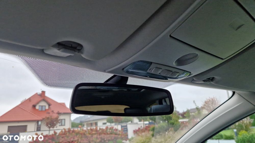 Ford Kuga 2.0 TDCi 2x4 Titanium - 34