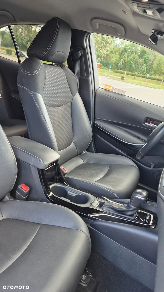 Toyota Corolla 1.8 Hybrid Executive - 10