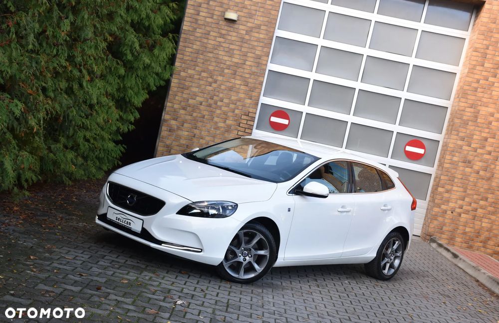 Volvo V40 D2 Drive-E Ocean Race - 1