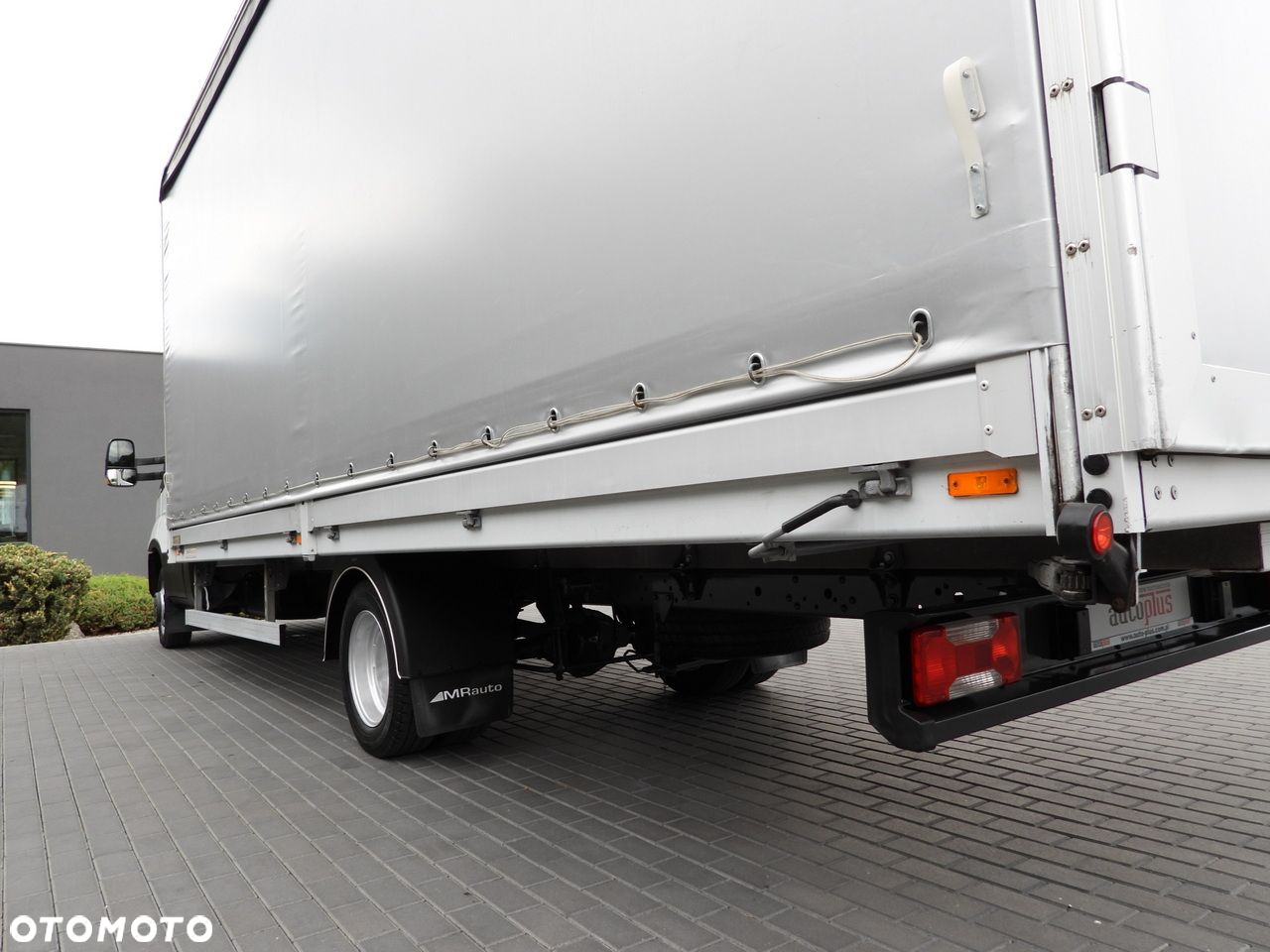 Iveco DAILY 50C15 PLANDEKA 12 PALET TEMPOMAT BLIŹNIACZE KOŁA KLIMATYZACJA  150KM - 18