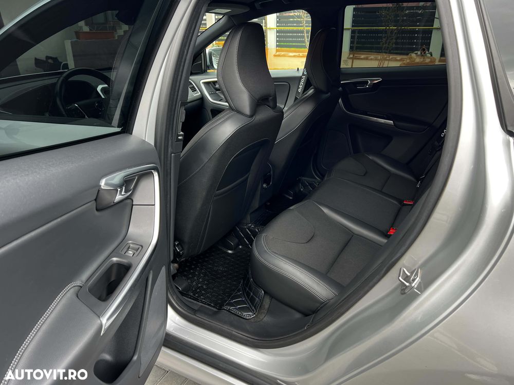 Volvo XC 60 D4 Geartronic Momentum - 14