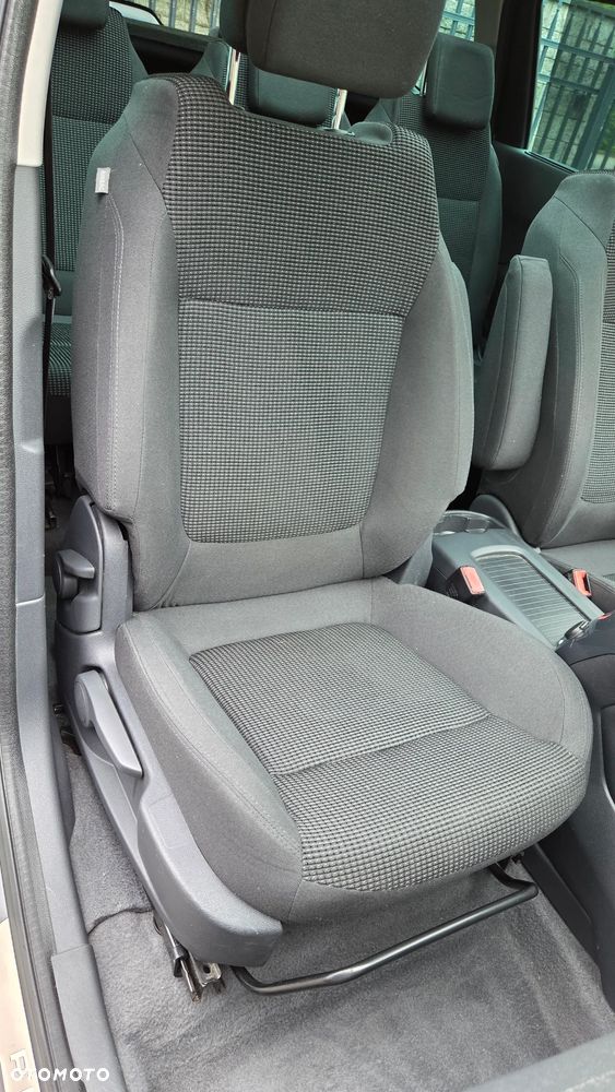 Peugeot 5008 HDI 150 Allure - 29