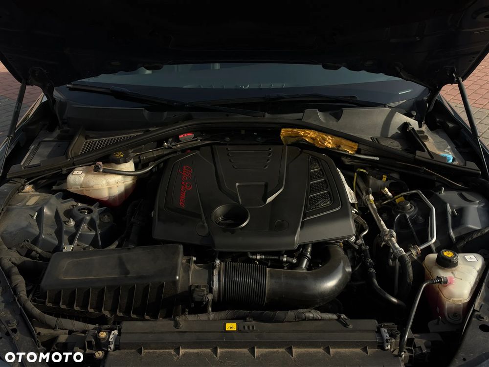 Alfa Romeo Giulia 2.0 Turbo 16V AT8 Veloce Ti - 19