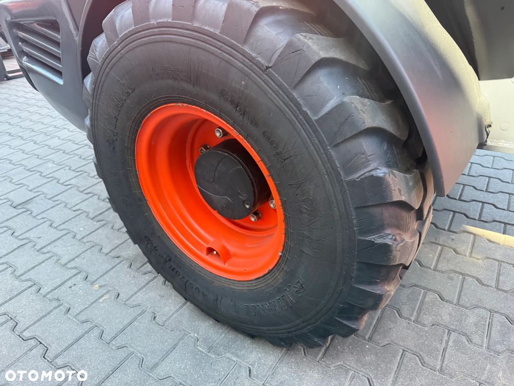Kubota R070 - 14