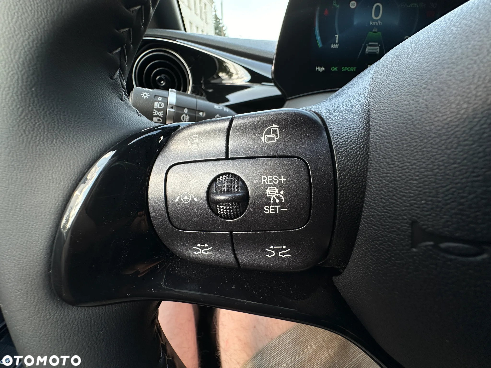 BYD Dolphin - 17