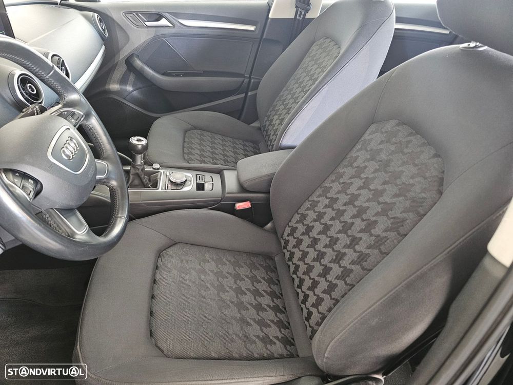 Audi A3 Sportback 1.6 TDI Attraction Ultra - 24