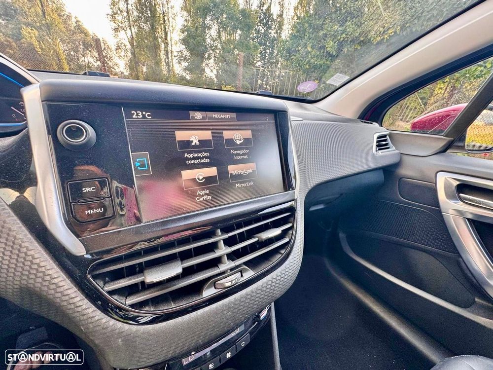 Peugeot 2008 1.2 PureTech Allure - 11