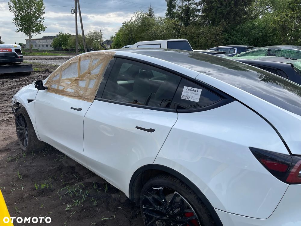 Tesla Model Y Long Range Dual Motor AWD - 30