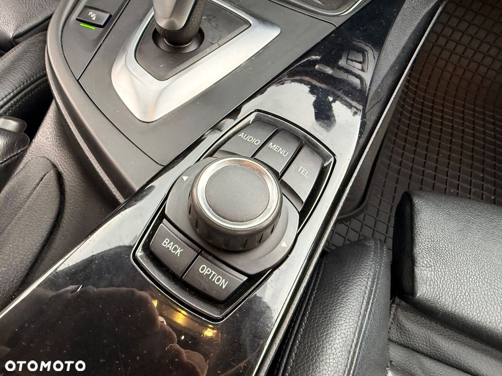 BMW Seria 3 330d xDrive Sport Line - 25