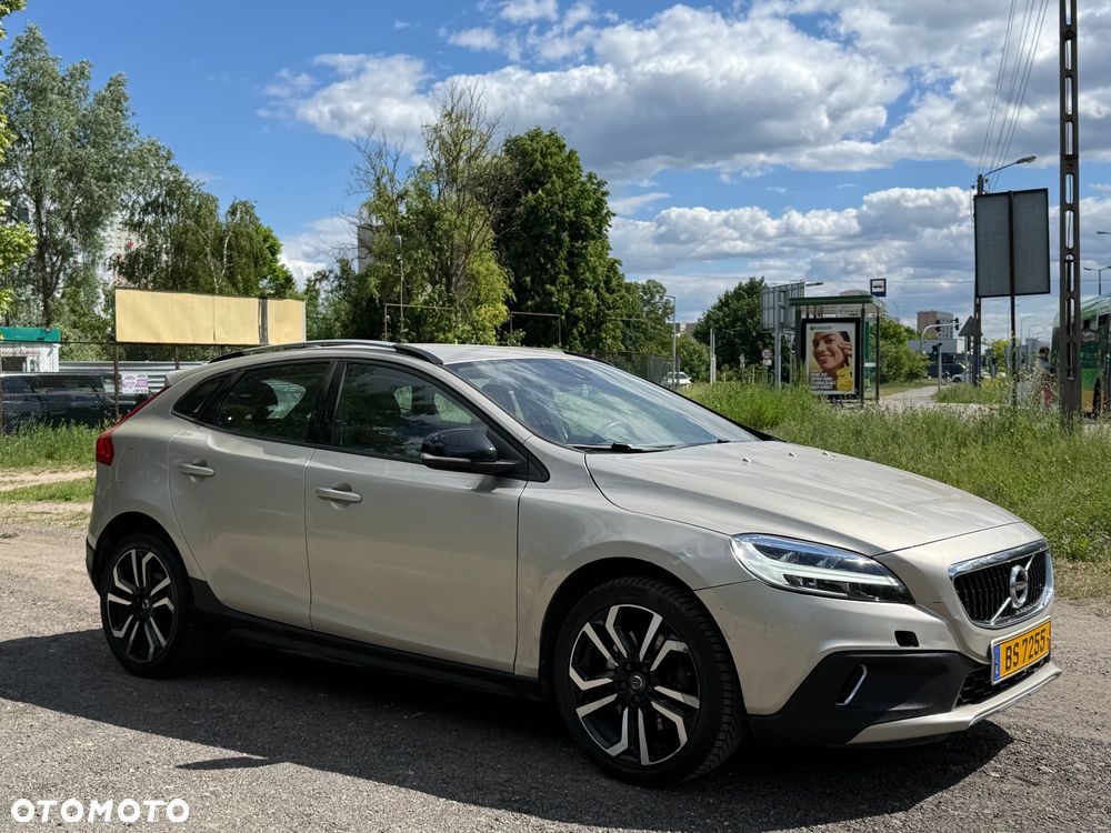 Volvo V40 Cross Country D3 Drive-E SCR Momentum - 3