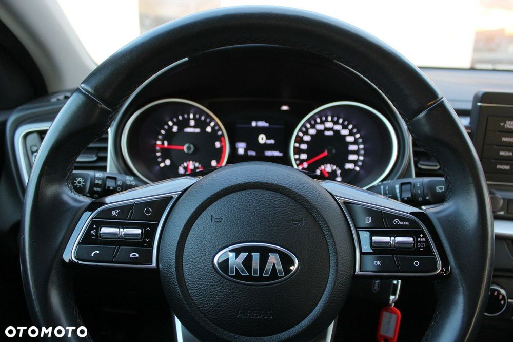 Kia Ceed 1.6 CRDi mHEV M - 14