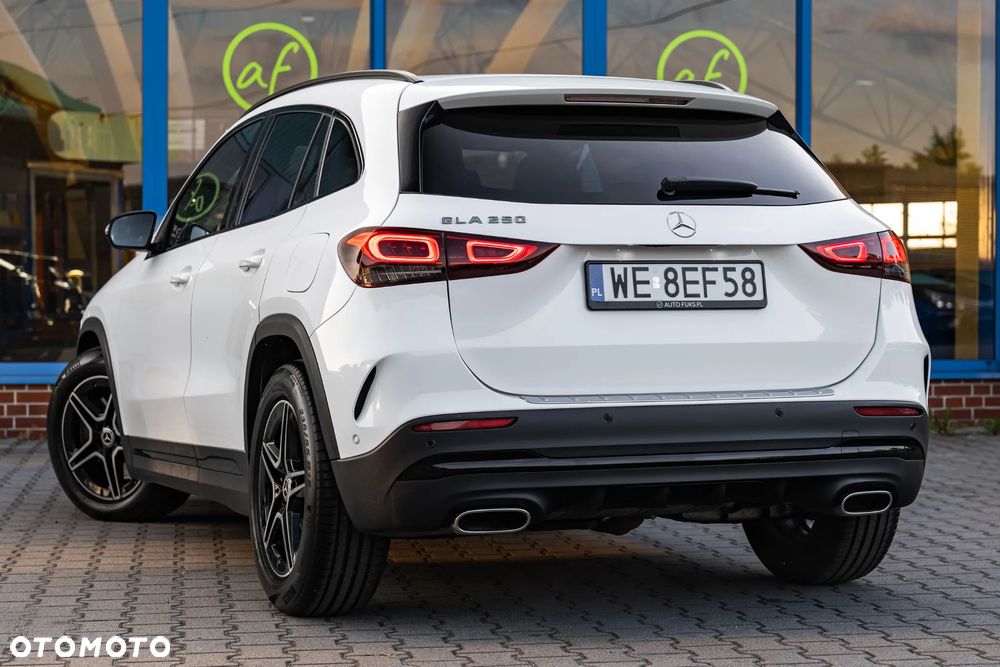 Mercedes-Benz GLA 250 AMG Line - 7