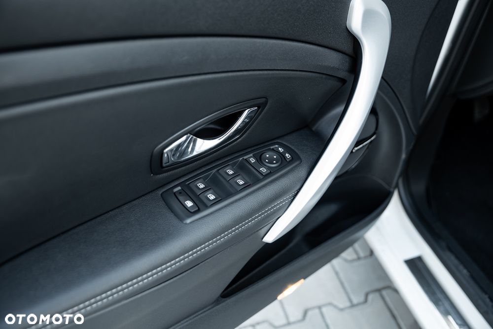 Renault Megane ENERGY TCe 115 Start & Stop Bose Edition - 17
