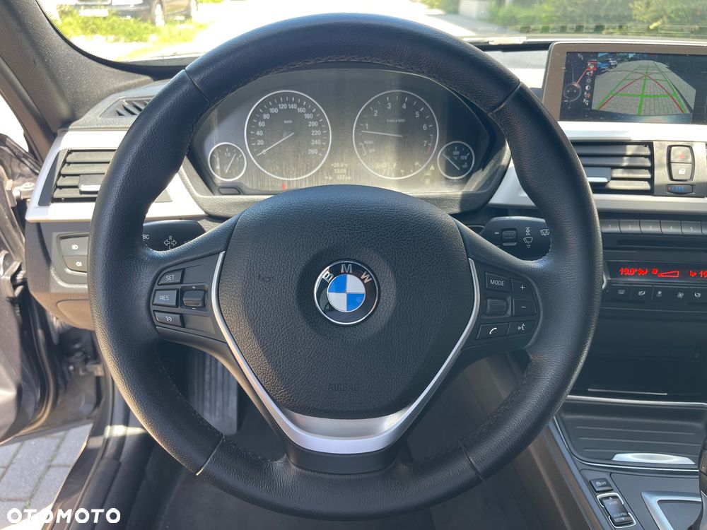BMW Seria 3 320i - 11