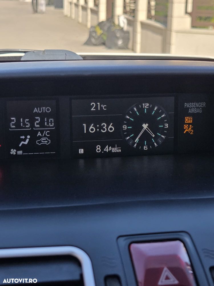 Subaru Forester 2.0i CVT Exclusive ES - 8