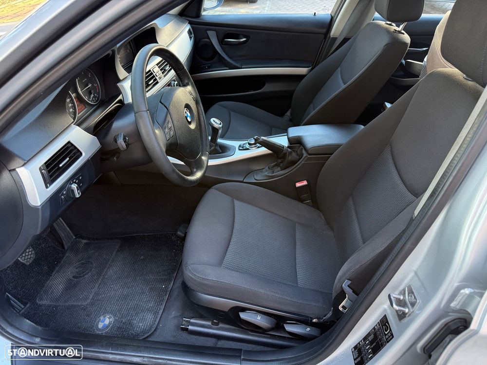 BMW 318 d Navigation - 13