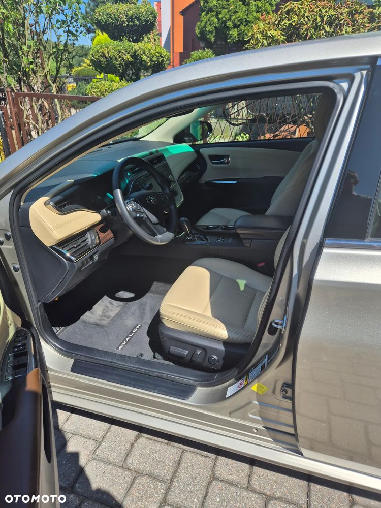 Toyota Avalon 3.5 XL - 24