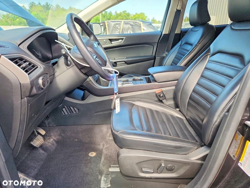 Ford Edge - 8