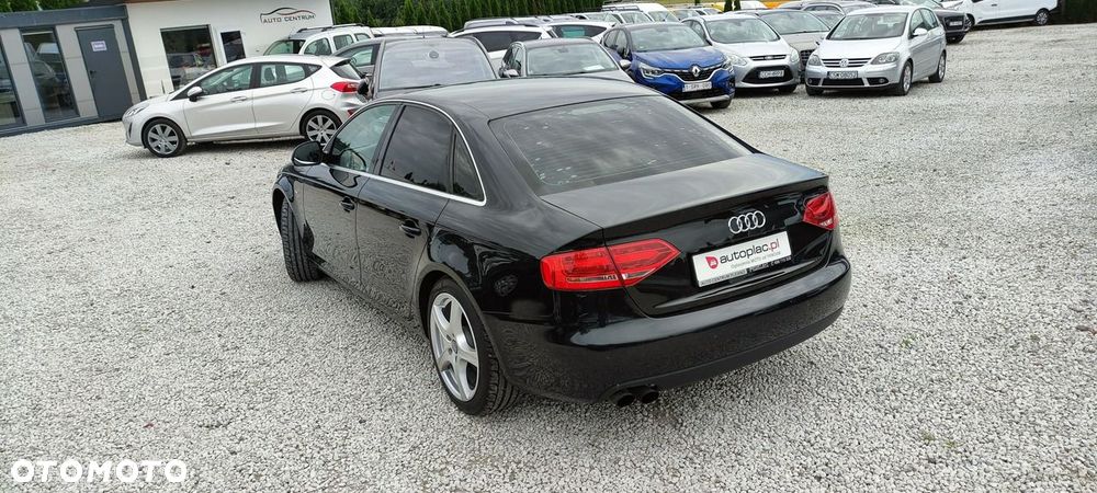 Audi A4 Limousine - 13