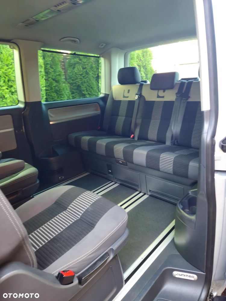 Volkswagen Multivan - 11