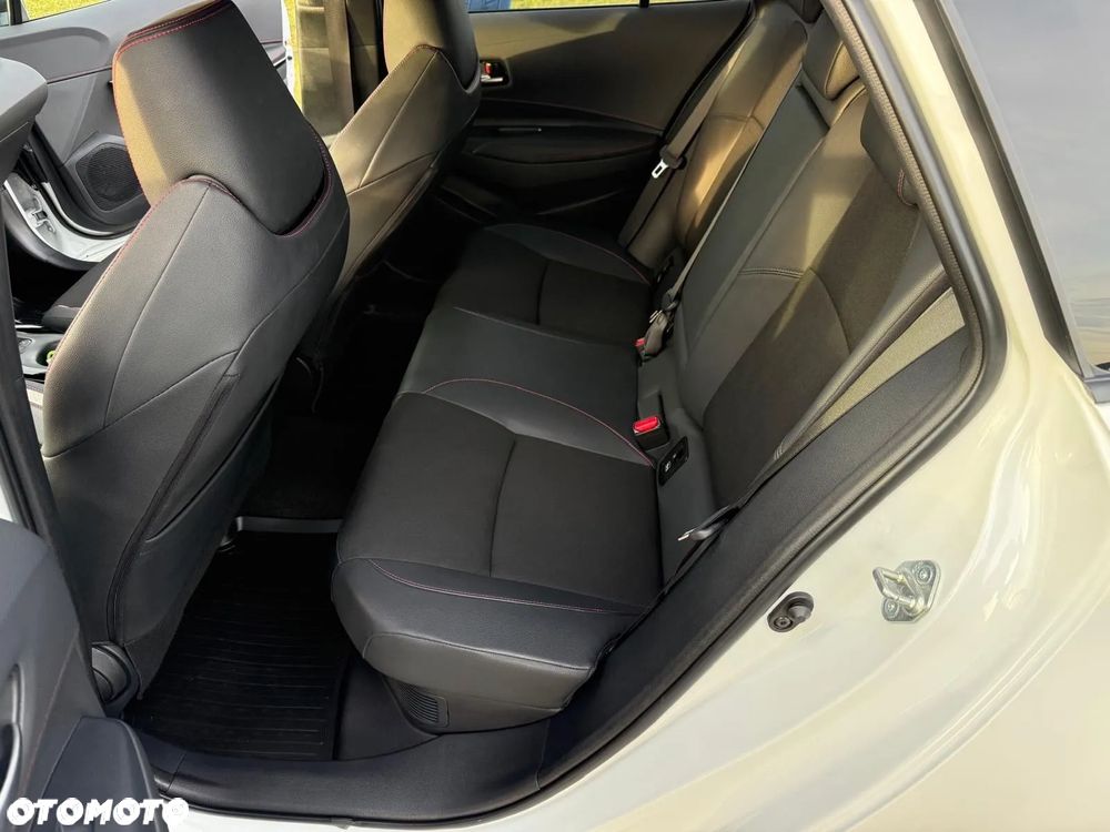 Toyota Corolla 2.0 Hybrid GR Sport Dynamic - 36