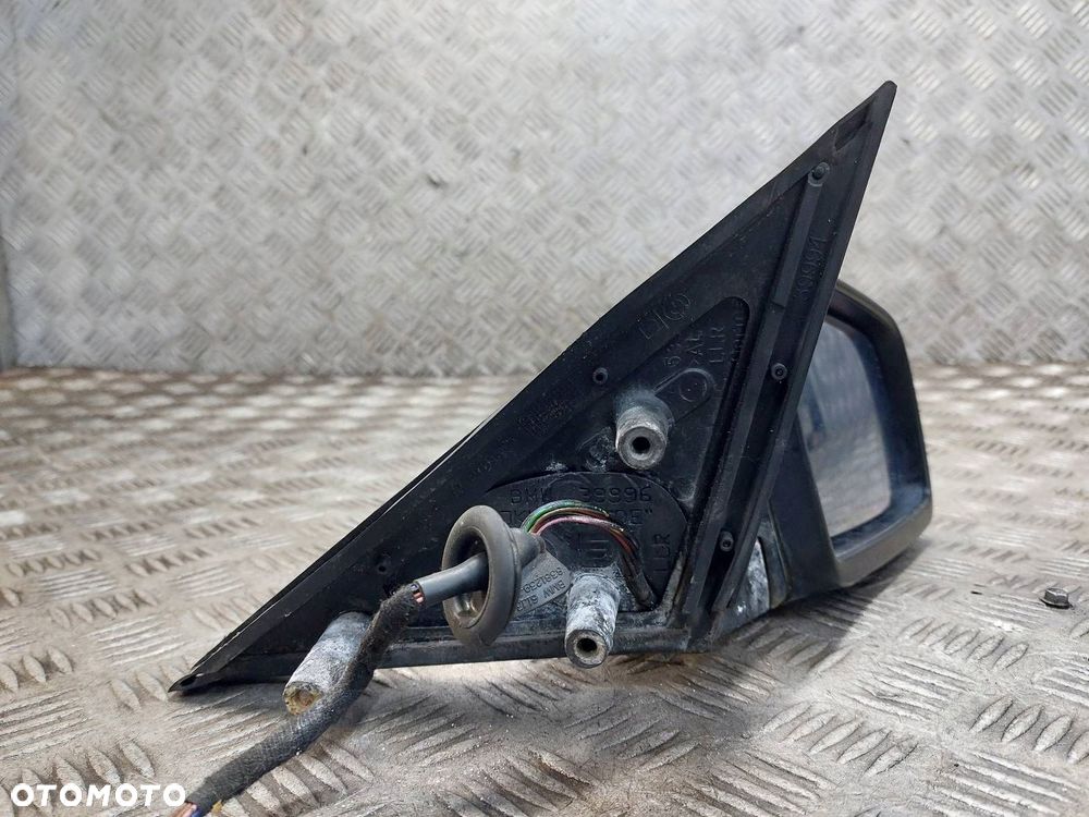 LUSTERKO PRAWE BMW E60 E61 354/7 TITANSILBER 9 PIN (5 PIN + 4 PIN) EU - 10