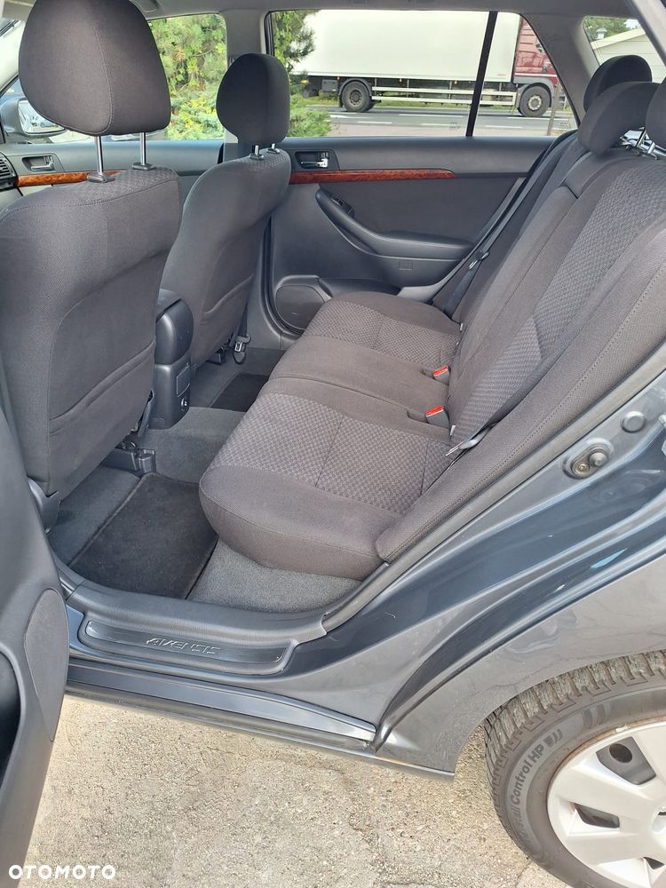 Toyota Avensis 2.2 D-4D Prestige - 8