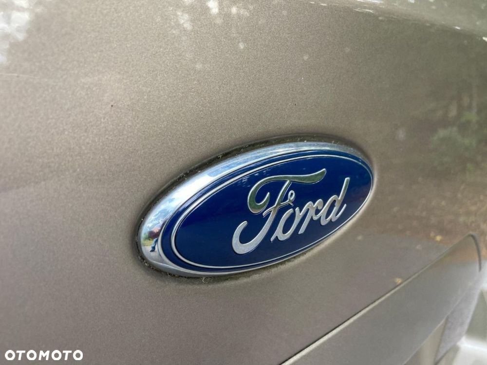 Ford Tourneo Connect - 16