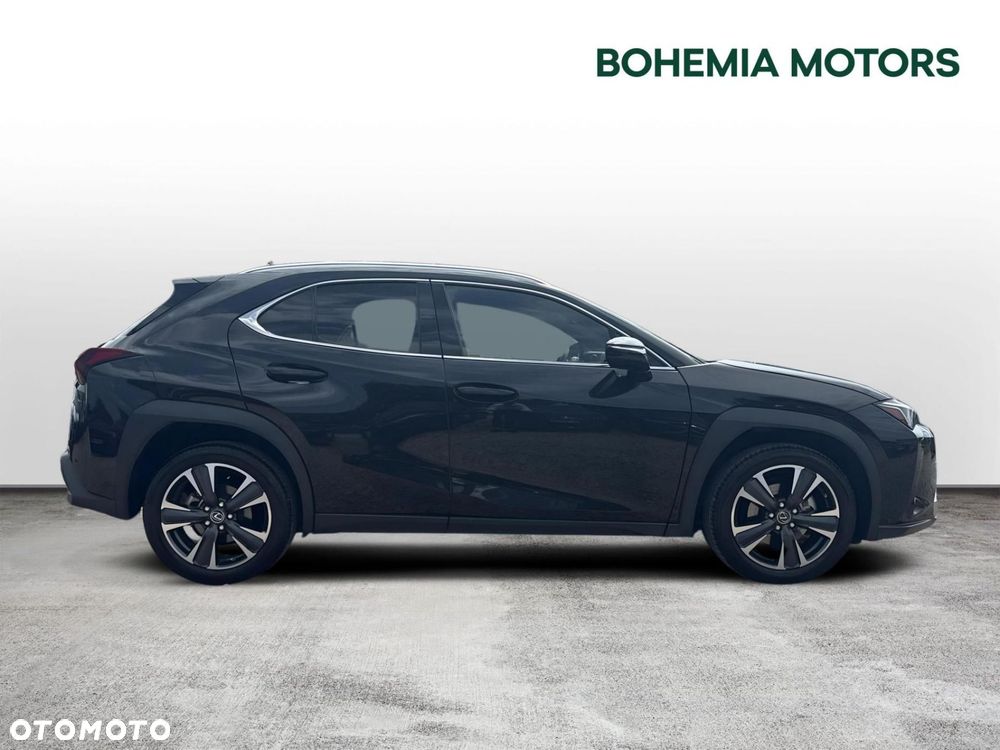Lexus UX - 7