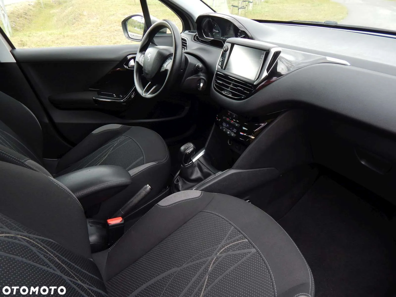 Peugeot 208 1.2 VTi Business Line - 24