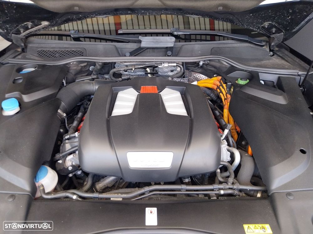 Porsche Cayenne - 22
