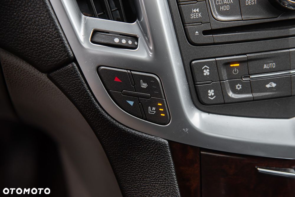 Cadillac SRX - 25