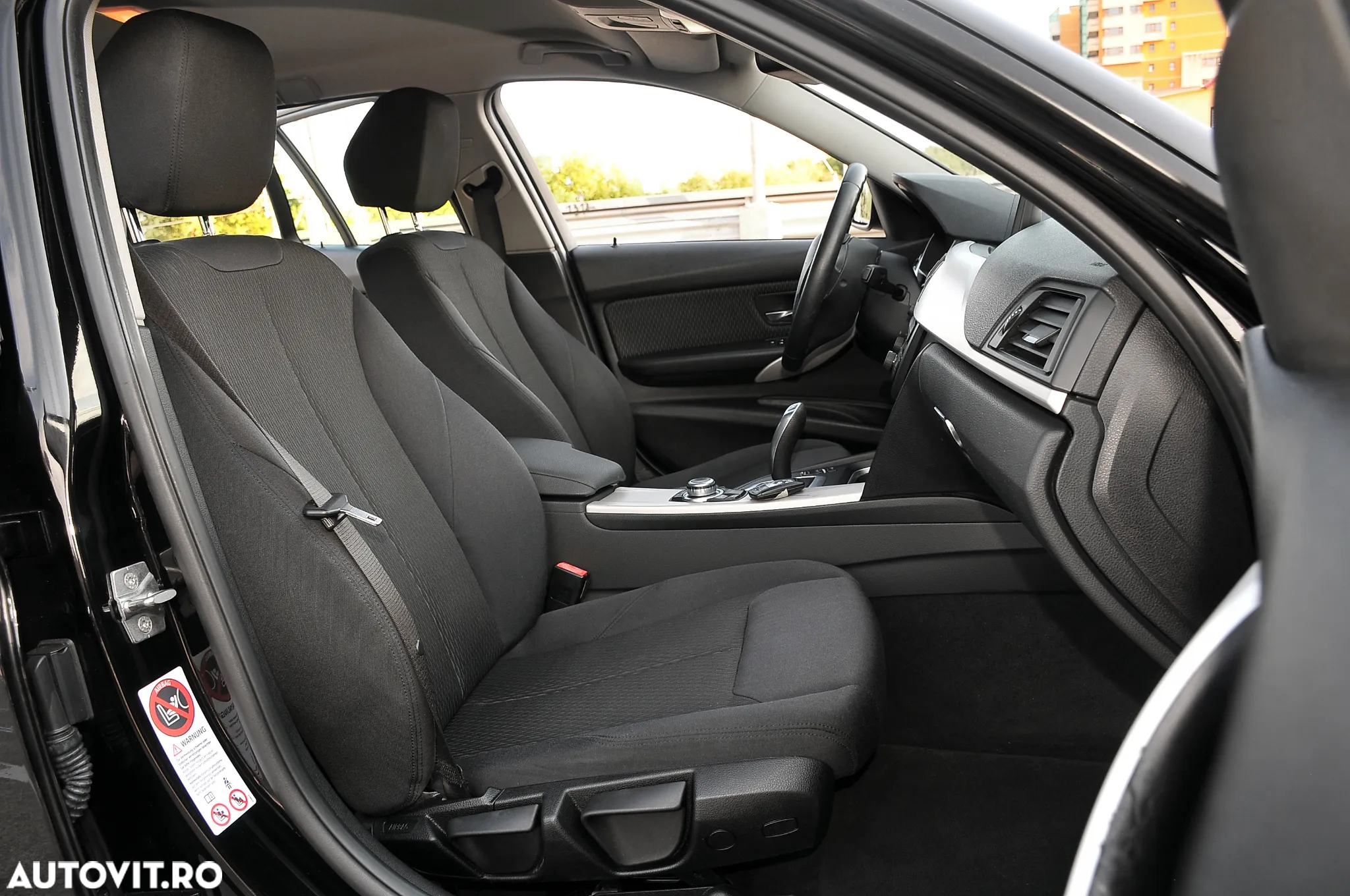 BMW Seria 3 320d Aut. - 12