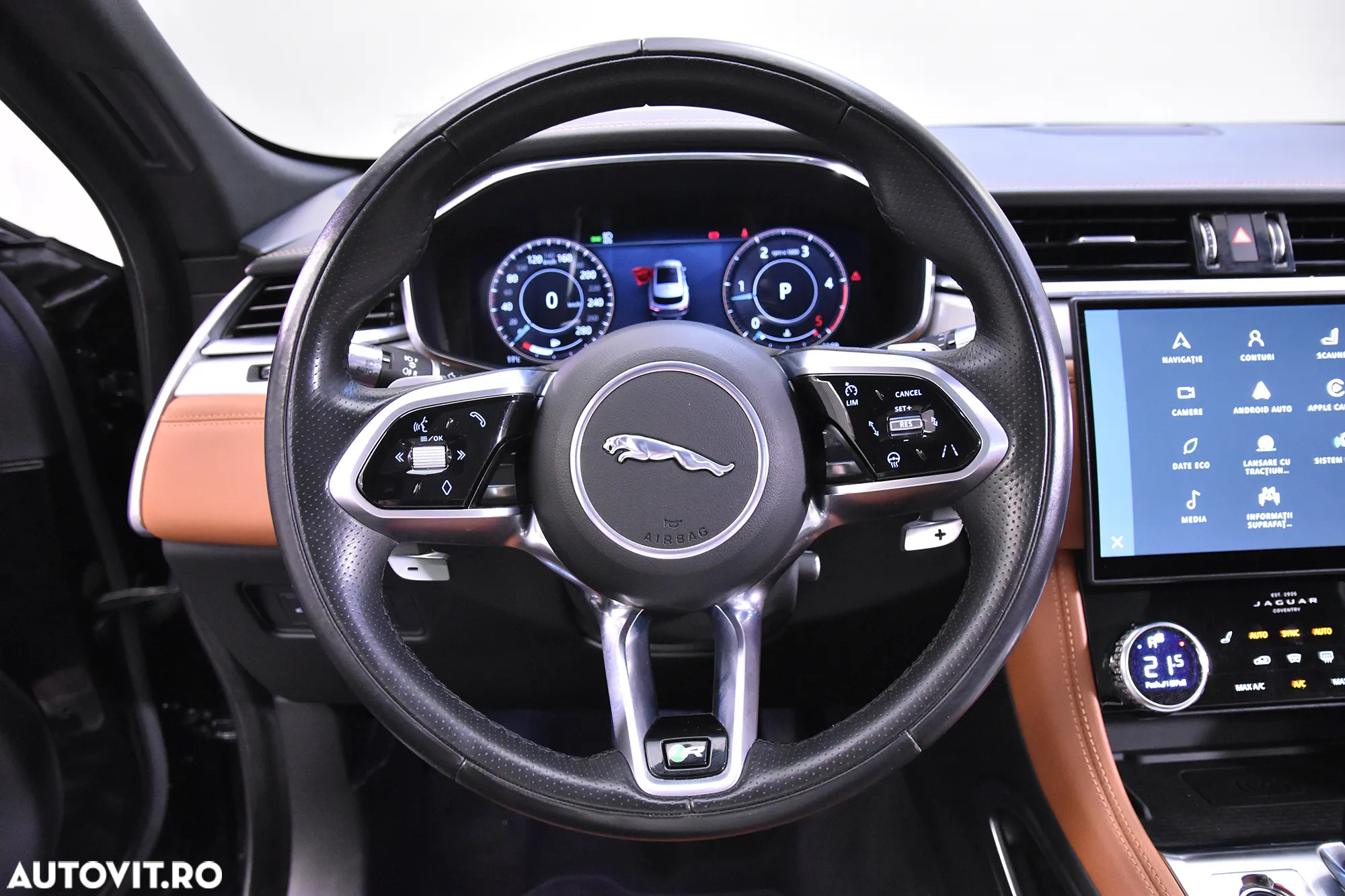 Jaguar F-Pace - 15